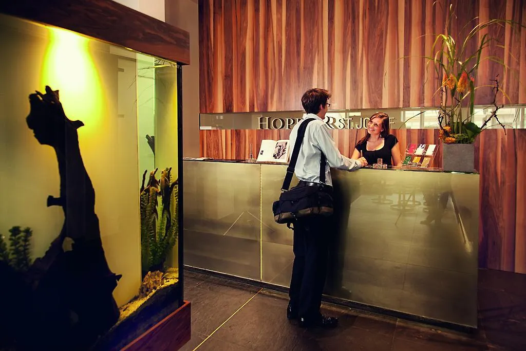 Hopper Hotel St. Josef Cologne